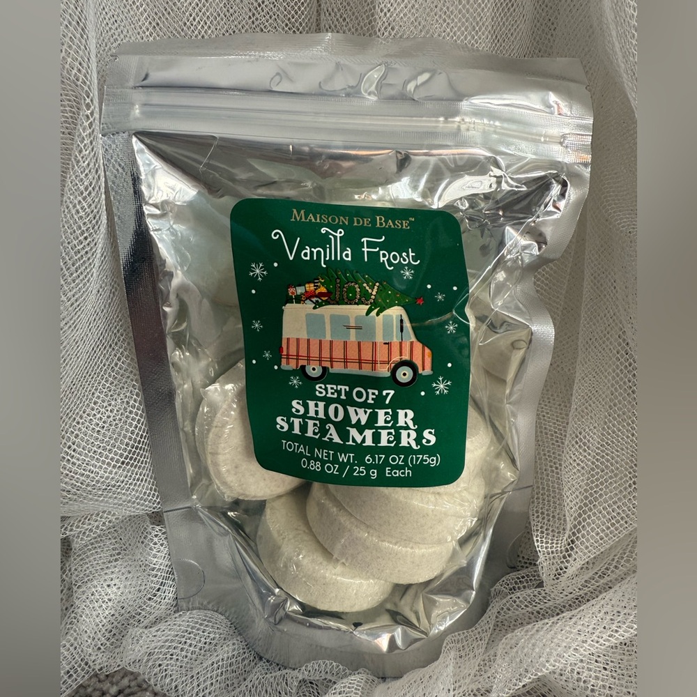 Maison de Base, set of 7 shower steamers in Vanilla Frost